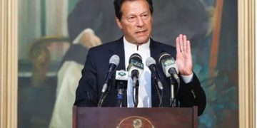 PM Imran Khan announces 5-year tax relief for overseas investors
