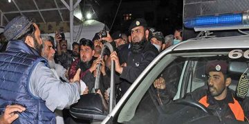 Police releases JUI-F MNAs, workers arrested from Parliament Lodges