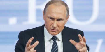 Putin threatens Ukraine ‘statehood’ as Moscow sanctions tighten