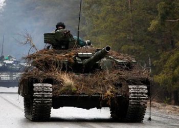 Russia invasion convoy masses near Ukraine capital