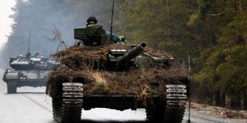 Russia invasion convoy masses near Ukraine capital