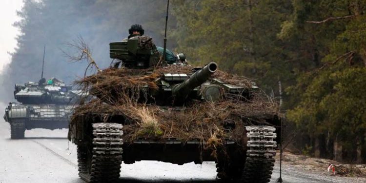 Russia invasion convoy masses near Ukraine capital