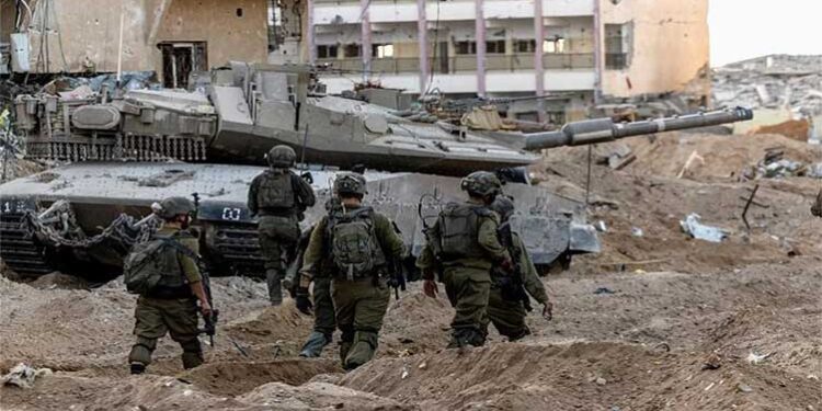 Israeli, Hamas fighters in close combat in Gaza City as civilians flee